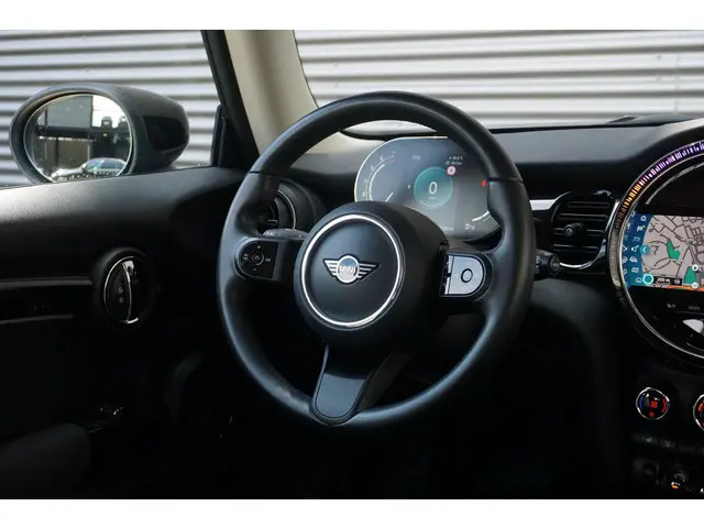 MINI 3-Deurs Cooper C 2022 Benzine 22