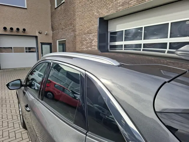 Ford Kuga 2.5 PHEV Titanium 2022 Hybride Benzine 16