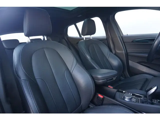 BMW X2 xDrive20i 2018 Benzine 8