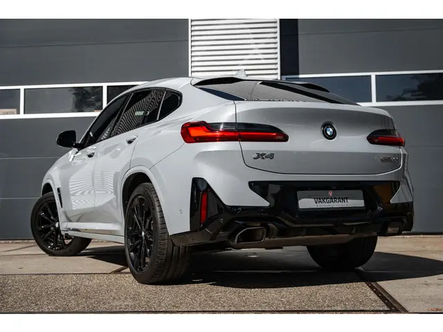 BMW X4 xDrive20i High Executive 2022 Benzine 3