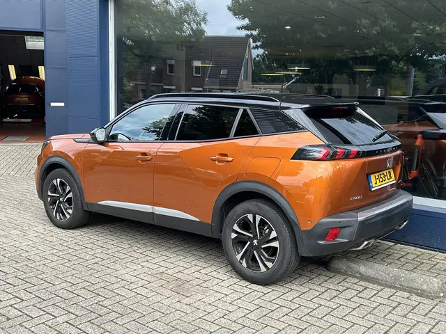 Peugeot 2008 1.2 Turbo 130 PK GT-Line 2020 Benzine 4