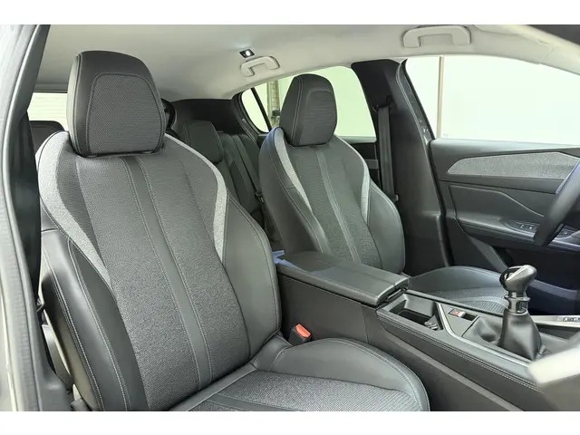 Peugeot 308 1.2T 130pk Allure Pack 2023 Benzine 10