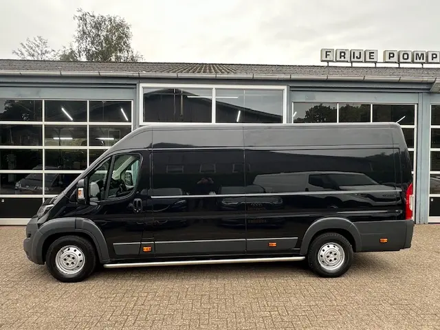 Peugeot Boxer 435 2.0 BlueHDI L4 H2 Pro 2017 Diesel 2