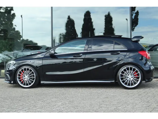 Mercedes-Benz A-Klasse AMG A45 4MATIC 2015 Benzine 13