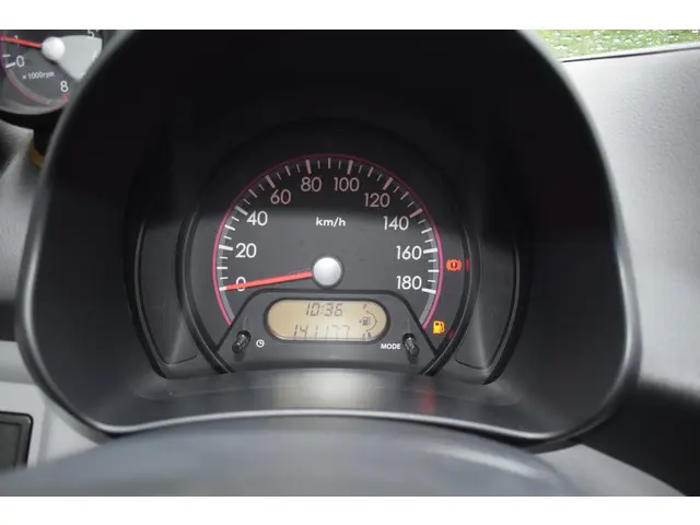 Suzuki Alto 1.0 Exclusive 2012 Benzine 14