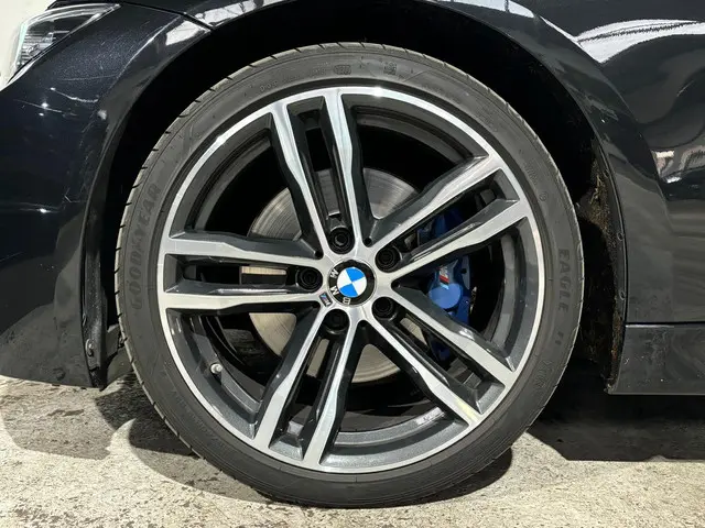 BMW 3 Serie Touring 320i M Sport Edition 2019 Benzine 12