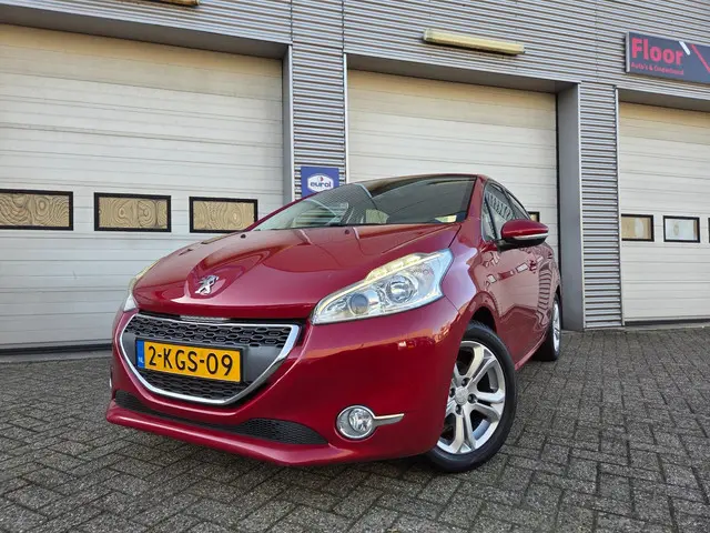 Peugeot 208 1.2 VTi Blue Lease Executive 2013 Benzine 6