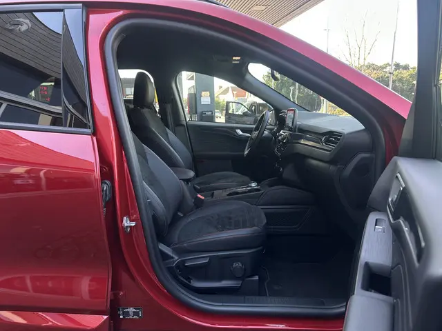 Ford Kuga 2.5 PHEV ST-Line 2024 Hybride Benzine 12