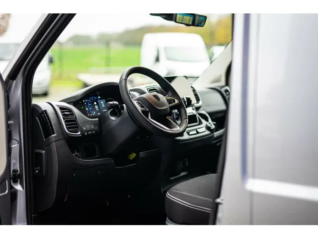 Peugeot Boxer L4H2 180PK EAT8 3,5t | Vol opties! 2024 Diesel 4