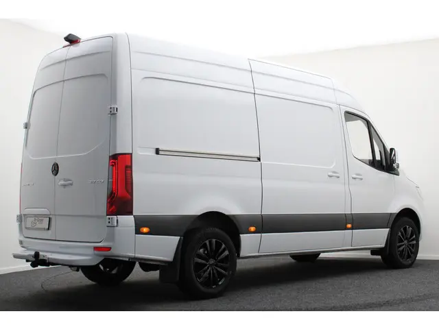 Mercedes-Benz Sprinter 317 CDI AUT. L2H2 2023 Diesel 20