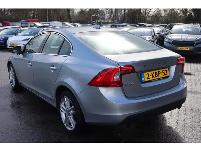 Volvo S60 1.6 T4 Momentum 2013 Benzine 7