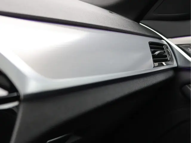 BMW 5 Serie 520i M-Sport High Executive 2021 Benzine 76