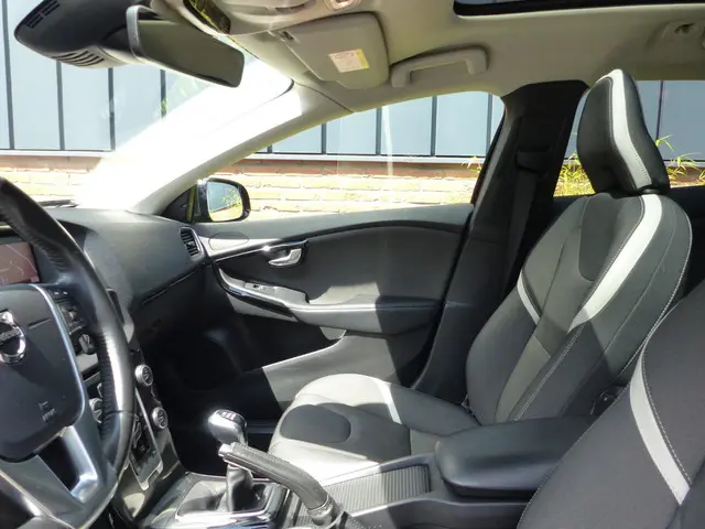 Volvo V40 T3 Dynamic Edition 2019 Benzine 26