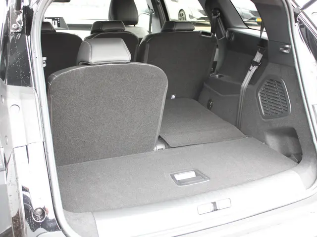 Peugeot 5008 1.2 Hybrid 145 Allure 2025 Hybride Benzine 13