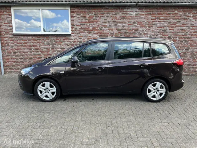 Opel Zafira Tourer 1.4 Cosmo 2012 Benzine 2