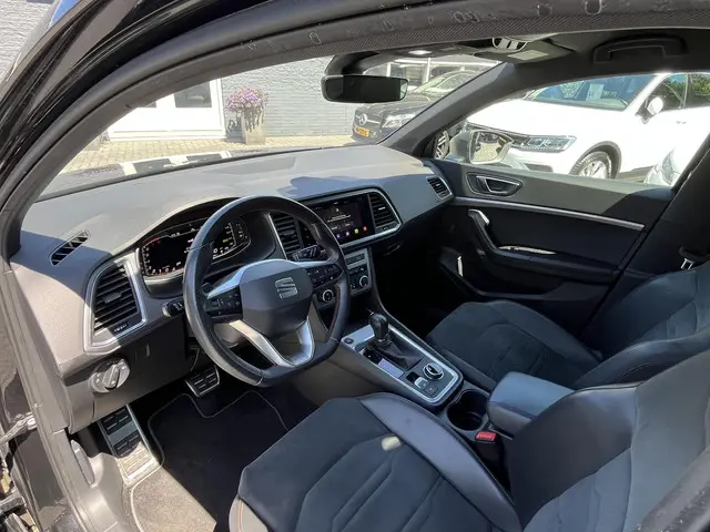 SEAT Ateca 1.5 TSi DSG FR Business Intense 2022 Benzine 10