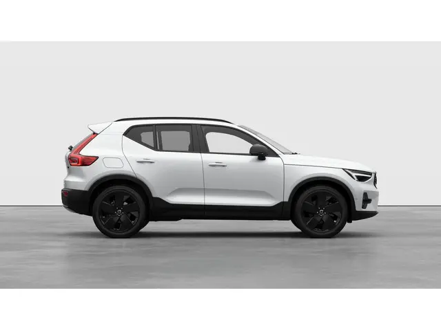 Volvo XC40 B4 Plus Black Edition 2025 Benzine 8