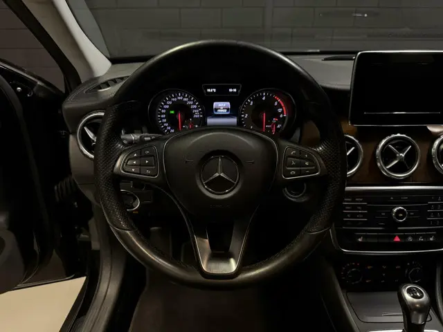 Mercedes-Benz GLA 180 d Prestige 2015 Diesel 15