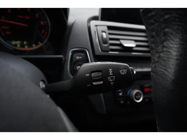 BMW 1 Serie 116i High Executive 2013 Benzine 33