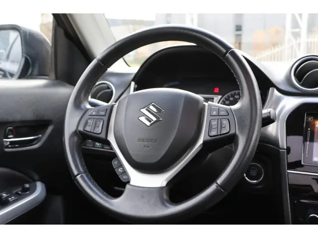 Suzuki Vitara 1.6 High Executive 2016 Benzine 4