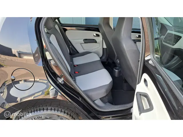 SEAT Mii 1.0 Style Sport 2015 Benzine 16