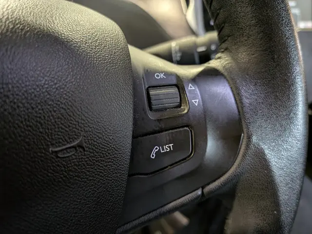 Peugeot 2008 1.2 PureTech Active 2015 Benzine 14