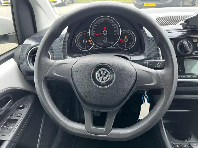 Volkswagen up! 1.0 BMT move up! 2019 Benzine 11