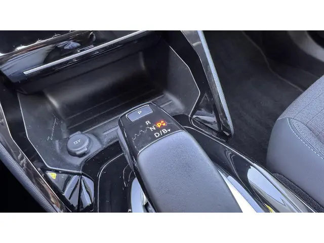 Peugeot e-2008 EV Allure Pack 50 kWh 2022 Elektrisch 16