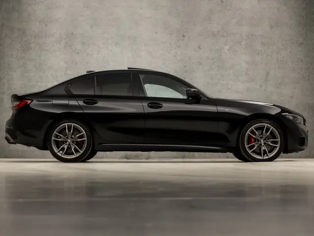 BMW 3 Serie M340i xDrive High Executive 2021 Benzine 4