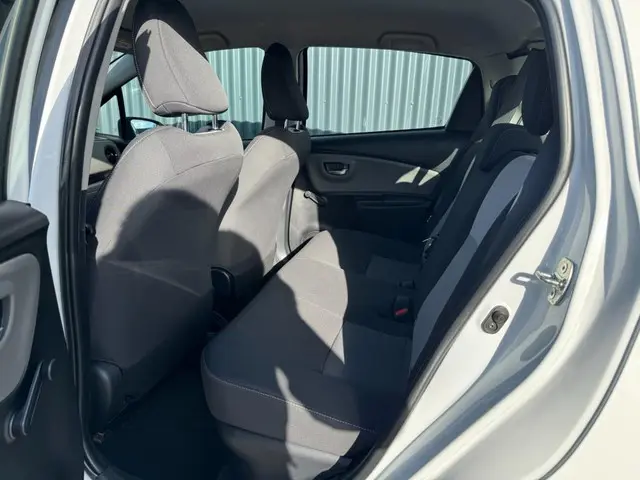 Toyota Yaris 1.5 Hybrid Executive 2018 Hybride Benzine 6