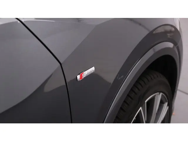 Audi Q2 35 TFSI 150PK S Edition 2025 Benzine 18