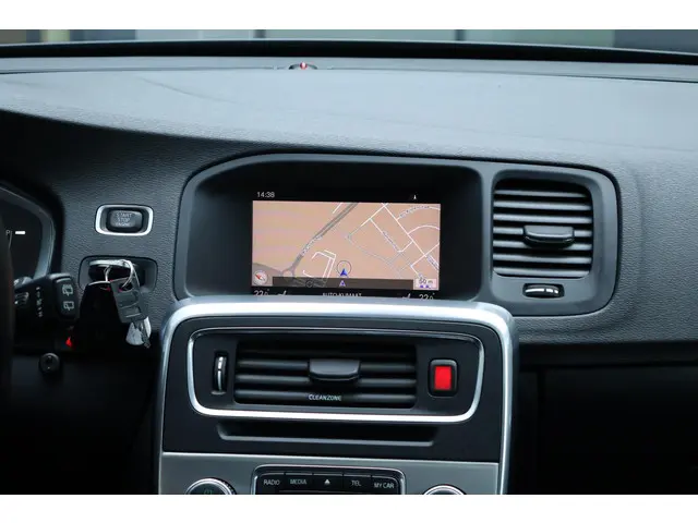 Volvo V60 Cross Country 2.0 D3 Polar+ 2018 Diesel 31