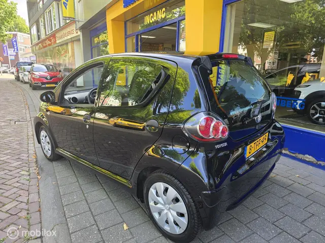 Toyota Aygo 1.0 VVT-i Now 2014 Benzine 5