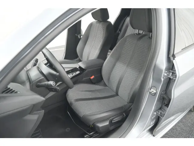 Peugeot 208 PureTech 100 Allure 2024 Benzine 30