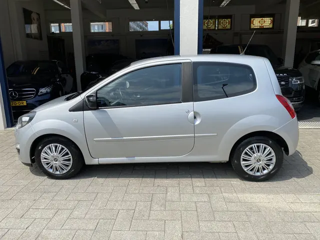 Renault Twingo 1.2 16V Dynamique AUTOMAAT 2012 Benzine 2