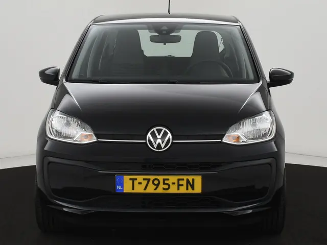 Volkswagen up! 1.0 2023 Benzine 8