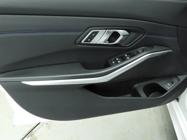 BMW 3 Serie Touring 318i 2022 Benzine 20