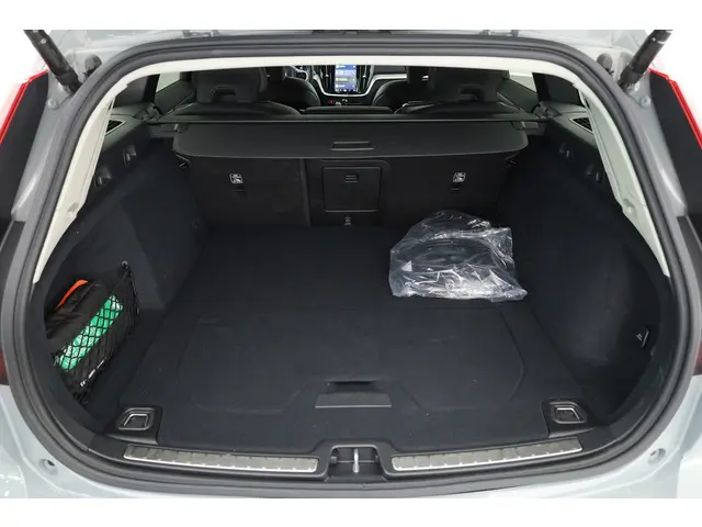 Volvo V60 T6 Recharge Plus Bright 2024 Hybride Benzine 29