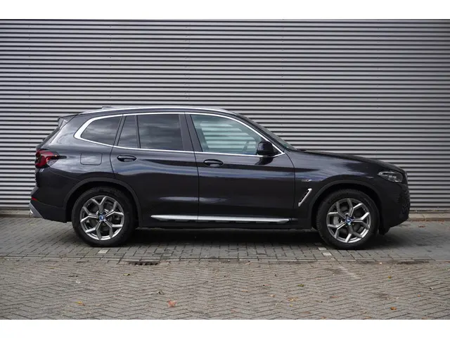 BMW X3 xDrive30e 2022 Hybride Benzine 4