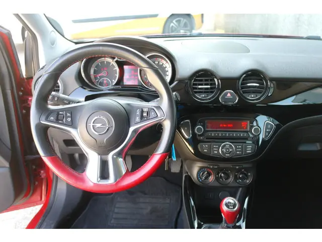 Opel ADAM 1.2 Slam Rood/Zwart Cruise , Airco , 2014 Benzine 12