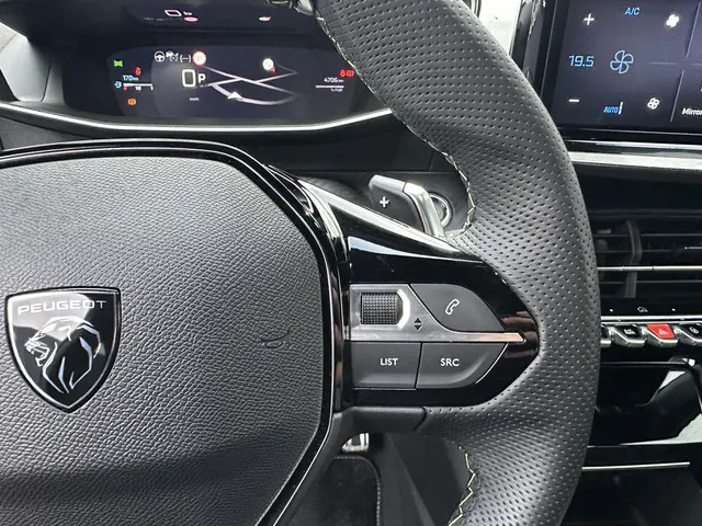 Peugeot 2008 1.2 Hybrid 145 PK GT 2025 Hybride Benzine 21