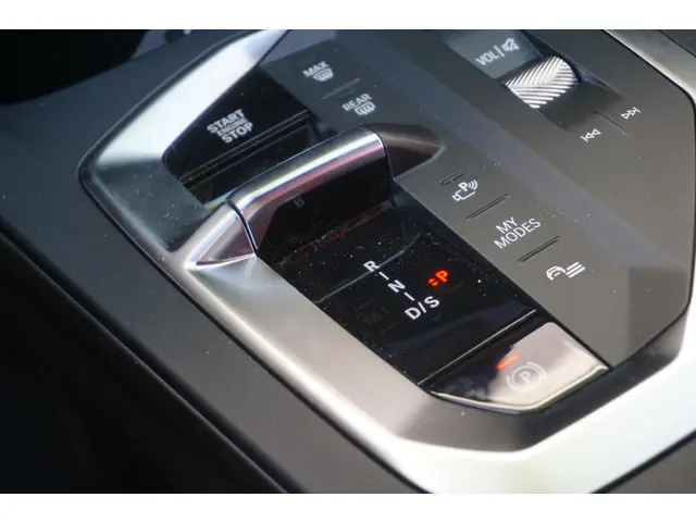 BMW 1 Serie 5-deurs 120 2025 Benzine 12