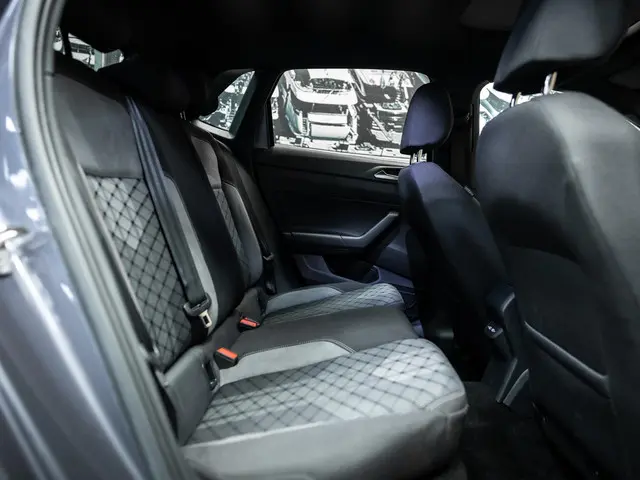 Volkswagen Polo 1.0 TSI R-Line Edition 2025 Benzine 26