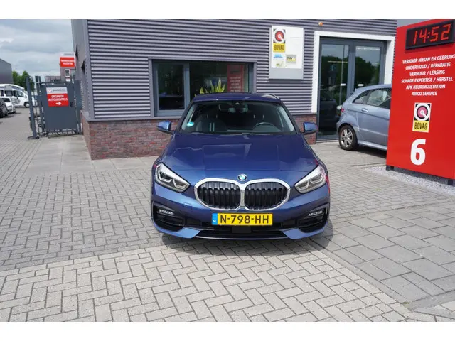 BMW 1 Serie 118i Business Edition 2021 Benzine 8