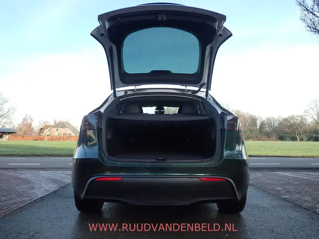 Tesla Model Y RWD LFP 60KWH 2022 Elektrisch 43