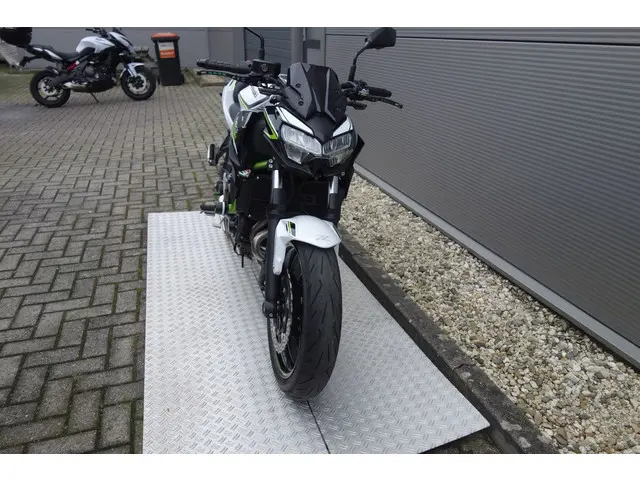Kawasaki Z650 ABS 2020 Benzine 4