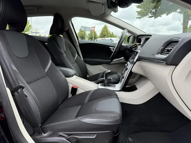 Volvo V40 2.0 D2 Momentum Business 2015 Diesel 9