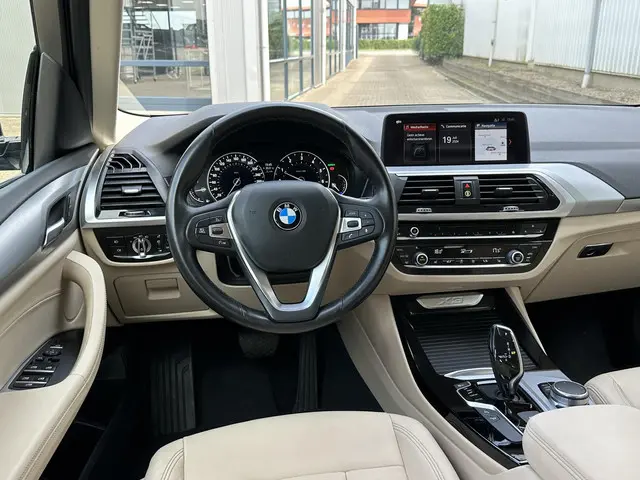 BMW X3 xDrive20i High Executive 2018 Benzine 38
