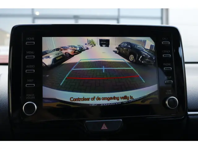 Toyota Yaris 1.5 Hybrid Dynamic 2023 Hybride Benzine 18