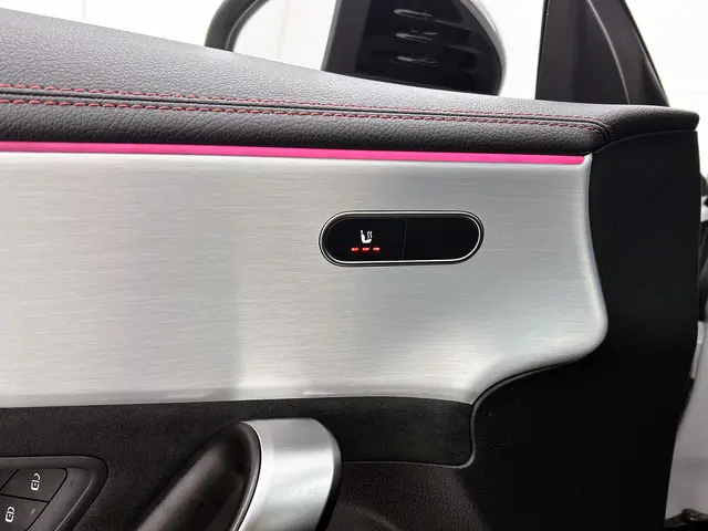 Mercedes-Benz CLA 180 AMG Line 2023 Hybride Benzine 29